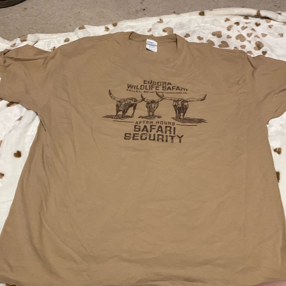 Western looking tee